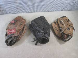 lot 104 image: (CSB) 3 Baseball Gloves - Rawlings,...
