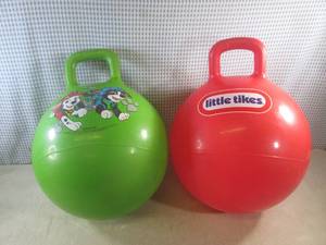lot 133 image: (EW3) 2 Little Tikes Bounce Balls...