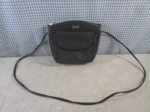lot 147 image: (BSB) Bellezza Handbag...