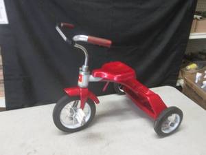 lot 152 image: (BR1) Vintage AMF Junior Tricycle...