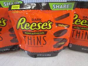 lot 165 image: (B-2) 3 Share Pack Bags Dark Reeses...
