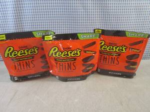 lot 167 image: (B-2) 3 Share Pack Bags Dark Reeses...