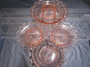 lot 19 image: Pink Depression Lace Plate & Bowls