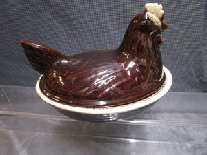 lot 14 image: Vintage Pfaltzgraff Chicken Casserole