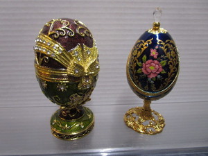 lot 54 image: Musical Eggs
