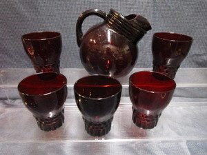 lot 62 image: Ruby Pitcher & Glasses