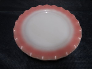 lot 67 image: Hazel Atlas Crinoline Plates