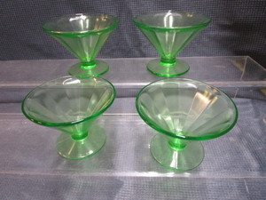 lot 80 image: Vaseline Sherbets