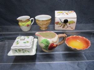 lot 99 image: Cheese Tray, Recipe Box, CreamSugar