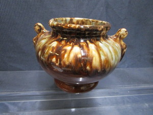 lot 114 image: McCoy Jardiniere