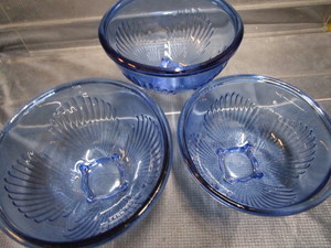 lot 117 image: Cobalt Nesting Bowls