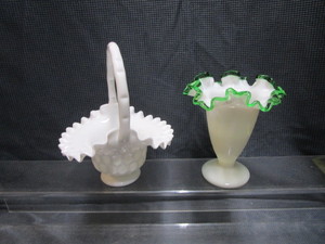 lot 123 image: Fenton Milk Glass Basket & Vase