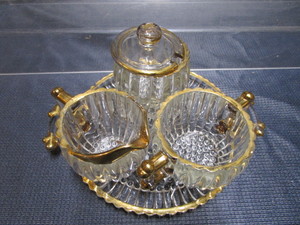 lot 132 image: Vintage Gold Edged Set