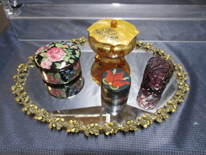 lot 135 image: Mirrored Tray, Dresser Pieces