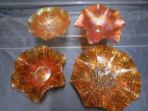lot 138 image: Carnival Glass Bowls