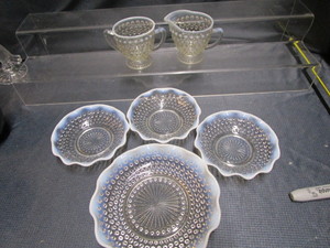 lot 147 image: Moonstone Bowls, Cream & Sugar