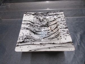 lot 152 image: Art Glass Pedestal Dish