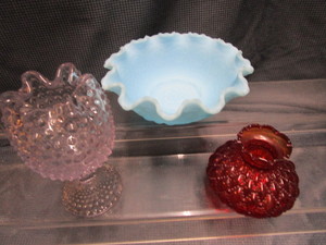 lot 158 image: Vintage Bowl, Hobnail Vase, Lamp Shade