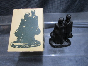lot 164 image: Husqvarna Cast Couple by Swedish Artist