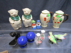 lot 177 image: Salt & Pepper Shakers, Vintage