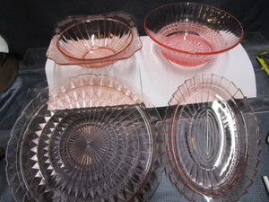 lot 195 image: Pink Depr, Imperial, Jeanette, Windsor