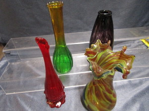 lot 200 image: Vases, Amethyst, Twisted