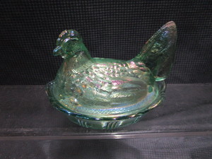lot 203 image: Fenton Nesting Hen