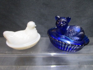 lot 213 image: Nesting Hen, Cat In Basket