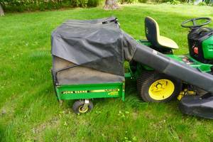 1998 John Deere 345 Lawn Mower Garden Tractor With John Deere MC519 Tow Behind Material Collection System