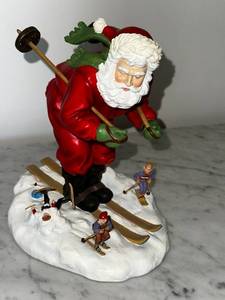 lot 39 image: Santa Classics Downhill Thrills Figurine by Tom Browning
