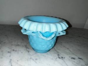 lot 40 image: Vintage Blue Ruffled Edge Glass Vase