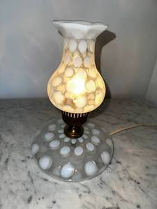 lot 42 image: Vintage Fenton Coin Dot Glass Lamp