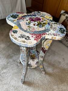 lot 5 image: Handmade Mosaic Flower Design Side Table
