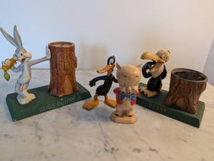 Vintage Warner Bros Looney Tunes Figures with Bugs Bunny and Beaky Buzzard Metal Banks