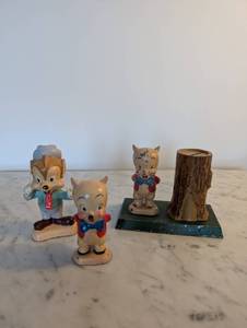 lot 262 image: Vintage Metal Porky Pig Figurines and Bank