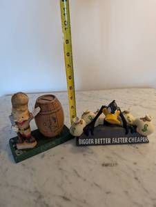 lot 263 image: Elmer Fudd Bank and Daffy Duck Figurine Set