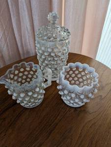 lot 402 image: Set of 3 Hobnail Milk Glass Mugs and Vase