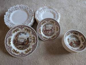 lot 411 image: Set of 3 Decorative Porcelain Plates with Wildlife Designs