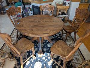 lot 412 image: Vintage Oak Dining Table Set with 8 Chairs, Intricately Carved Backrests