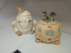 lot 415 image: Vintage Ceramic Humpty Dumpty and Cinderella Pumpkin Coach Cookie Jars