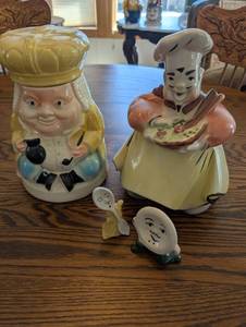 lot 419 image: Vintage Set of Regal Cookie Jar Old King Cole & French Chef