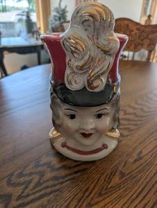 lot 420 image: Vintage Majorette Cookie Jar by Regal China
