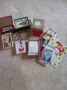 lot 422 image: Collection of Assorted Holiday and Christmas Greeting Cards