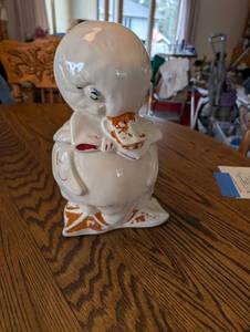 lot 437 image: 1950s Hull Pottery Duckling Cookie Jar