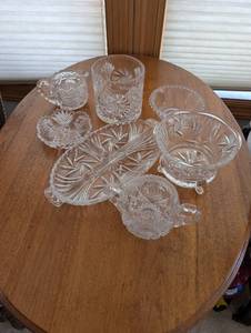 lot 458 image: Set of 7 Vintage Crystal Glassware with Intricate Designs