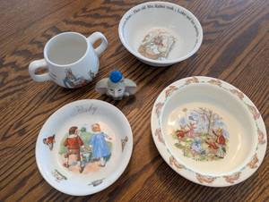 lot 466 image: Kitchen - Set of Wedgwood Peter Rabbit Child & Baby Bowls and Plate