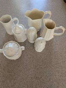 lot 468 image: 7-Piece White Ceramic Tea Set with Various Items