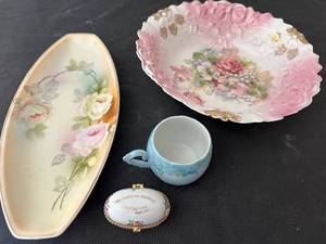 lot 605 image: Set of 4 Vintage Porcelain Pieces - Bowl, Saucer, Mug, and Keepsake Box
