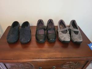 lot 317 image: Collection of 3 Pairs Z-CoiL Shoes in Various Colors