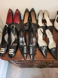 lot 319 image: Collection of 6 Pairs of Black Womens Dress Shoes